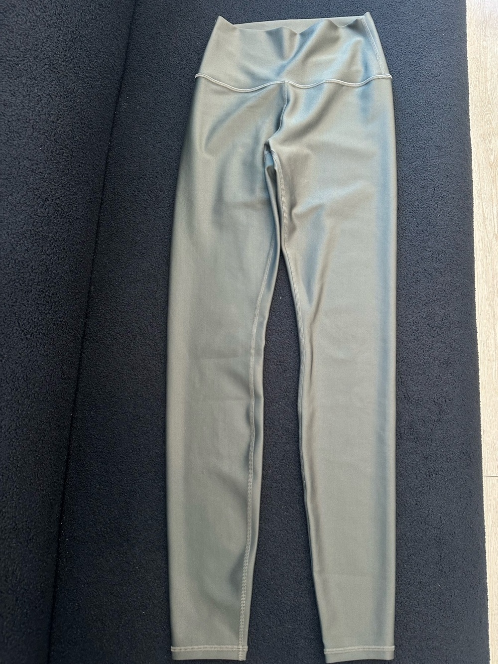 Alo Yoga High-Waist Airlift Leggings
